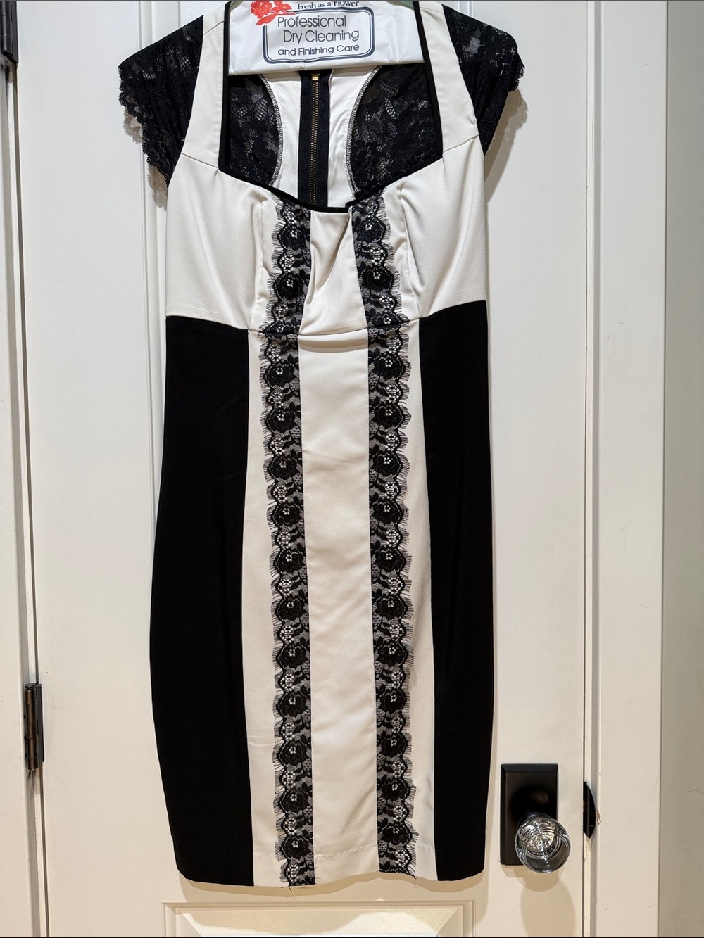 Rampage Black and White Lace-Trim Midi Dress size small size 6